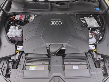 Audi Q8 TFSI E 55 E Quattro — photo 18