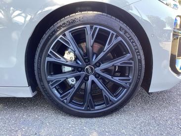 Audi A6 Sportback E-tron E-tron Quattro — photo 17