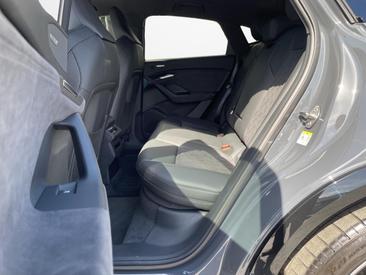 Audi SQ6 Sportback E-tron E-tron Quattro — photo 11