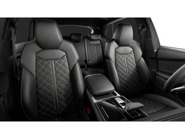 Audi SQ8 TFSI — photo 7