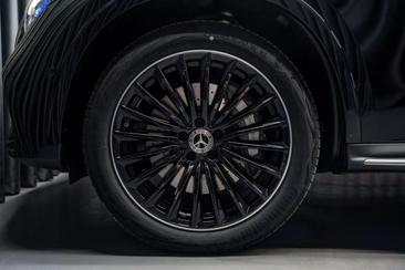 Mercedes GLC 400 E — photo 8