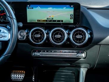 Mercedes GLA 250 — photo 9
