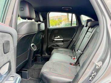 Mercedes GLA 200 — photo 15