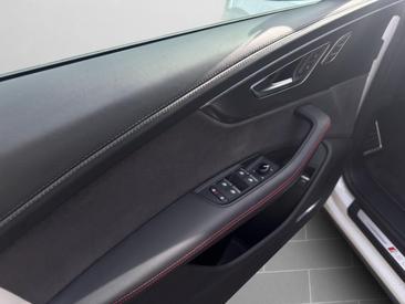 Audi RSQ8 TFSI Quattro Tiptronic — photo 13