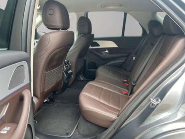 Mercedes GLE 400 D — photo 11