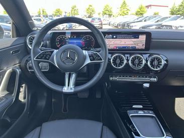 Mercedes CLA Berline 200 — photo 15