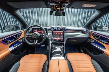 Mercedes GLC 400 E — photo 23