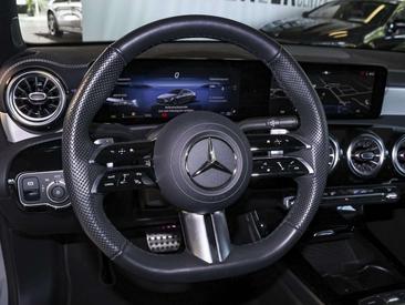 Mercedes CLA Berline 200 — photo 12