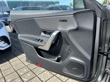 Mercedes CLA Berline 200 — photo 18