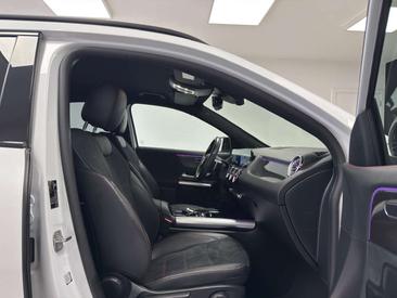 Mercedes GLA 180 — photo 12