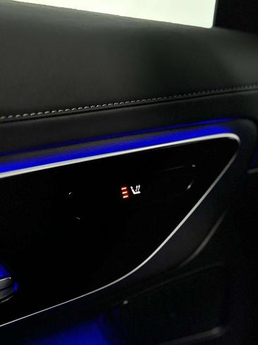 Mercedes GLC 400 E — photo 16