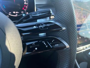 Mercedes GLC 400 E — photo 29