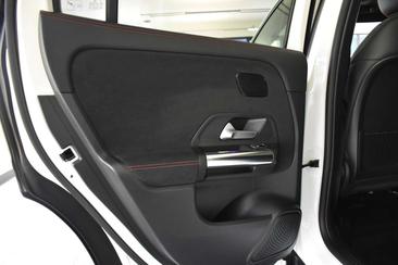 Mercedes GLA 220 D — photo 19