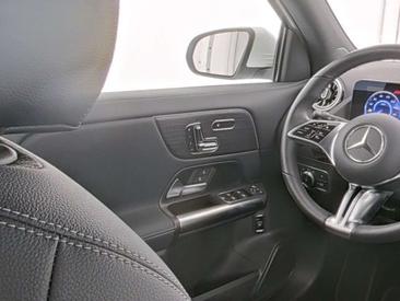 Mercedes EQA 250 — photo 2