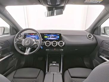 Mercedes EQA 250 — photo 4