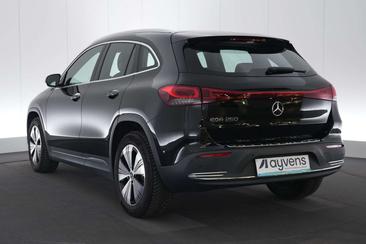 Mercedes EQA 250 — photo 9
