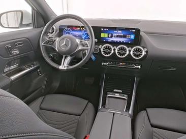 Mercedes EQA 250 — photo 6
