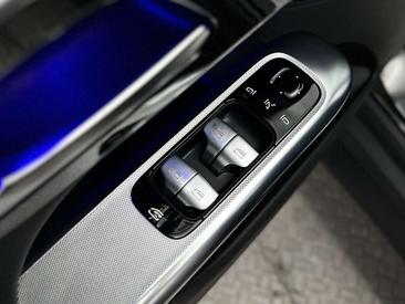 Mercedes GLC 400 E — photo 39