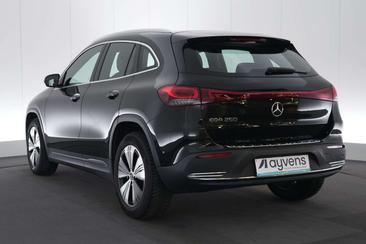 Mercedes EQA 250 — photo 9
