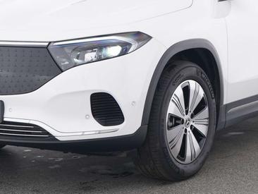 Mercedes EQA 250 — photo 8