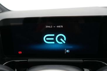 Mercedes EQA 250 — photo 14