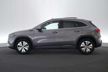 Mercedes EQA 250 — photo 11
