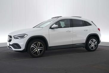Mercedes GLA 200 — photo 12