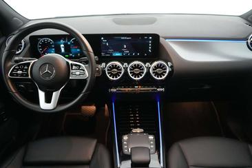 Mercedes EQA 250 — photo 13