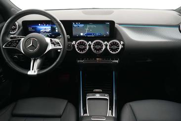 Mercedes EQA 250 — photo 13