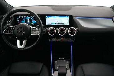 Mercedes GLA 200 — photo 13