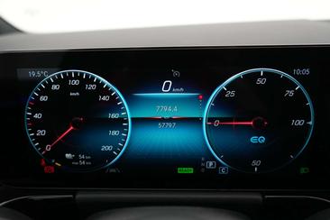 Mercedes EQA 250 — photo 14
