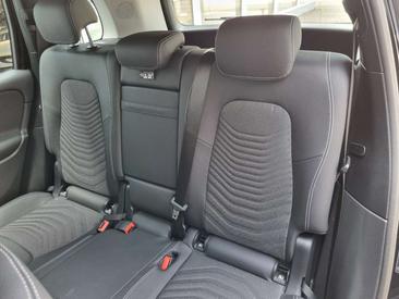 Mercedes GLB 200d — photo 10