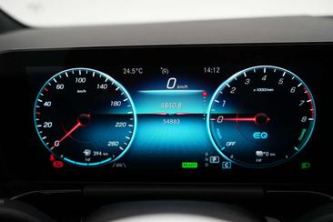 Mercedes GLA 200 — photo 14