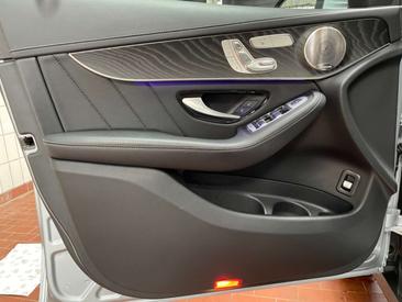 Mercedes GLC 400 D — photo 16