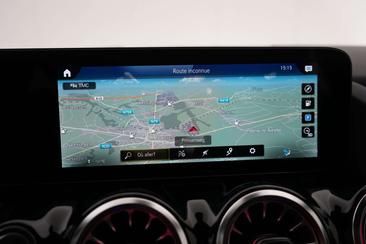 Mercedes EQA 250 — photo 15