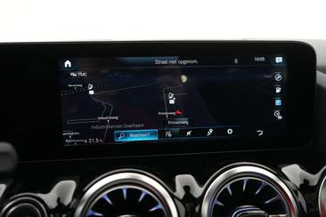 Mercedes EQA 250 — photo 15