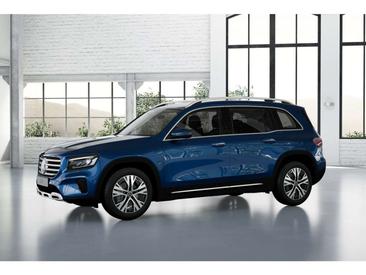 Mercedes GLB 200 — photo 12