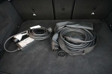 Mercedes EQA 250 — photo 23