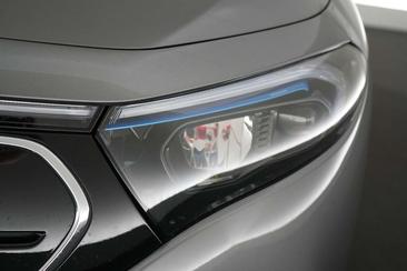 Mercedes EQA 250 — photo 18