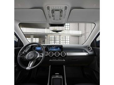 Mercedes GLB 200 — photo 14