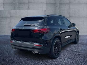 Mercedes GLA 200d — photo 10