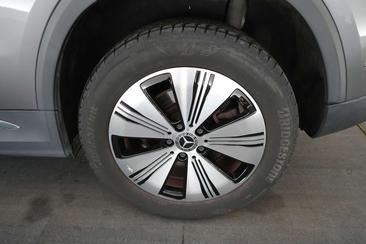 Mercedes EQA 250 — photo 19