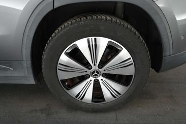 Mercedes EQA 250 — photo 19