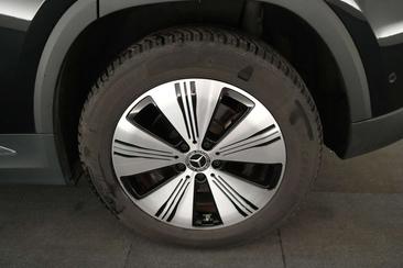 Mercedes EQA 250 — photo 19