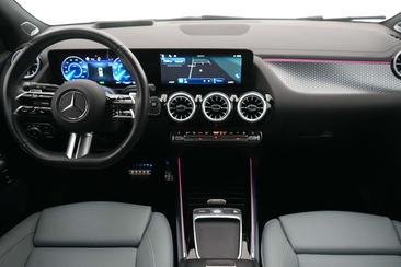 Mercedes EQA 250 — photo 13
