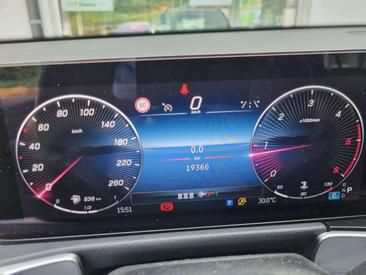 Mercedes GLB 200d — photo 15