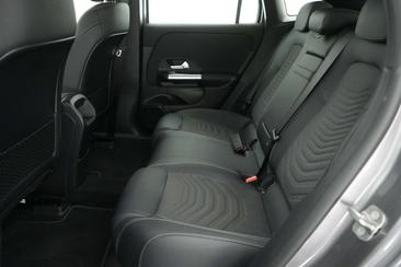 Mercedes EQA 250 — photo 20
