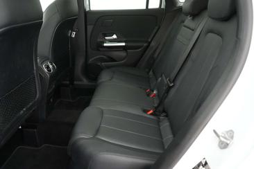 Mercedes GLA 200 — photo 20