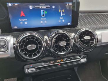Mercedes GLB 200d — photo 16