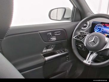 Mercedes EQA 250 — photo 8